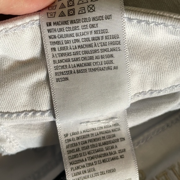 AMERICAN EAGLE OUTFITTERS - Size 0 - High Rise Jegging Crop - Distressed - Picture 13 of 14